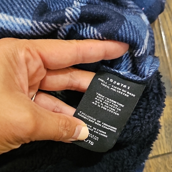 Realtree Navy and White Plaid Button-Down Shacket - Picture 8 of 8